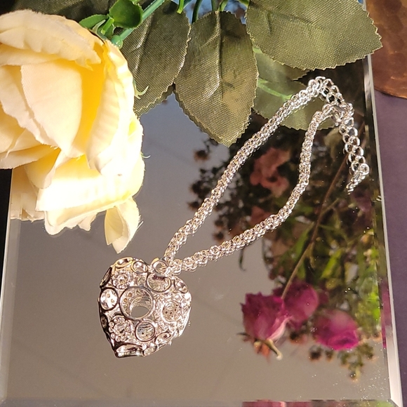 🎉HP🎉NWT HEART BRACELET - Picture 2 of 8